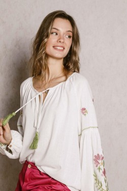 boho blouse with embroidered sleeves frontal 2