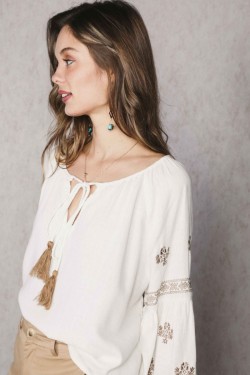 blusa boho bordada manga larga 2