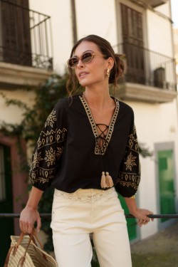 blusa boho bordada color negro 2