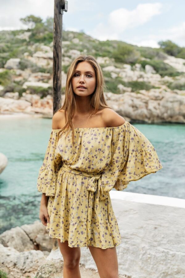 vestido corto de jaase jasmine print lemon pearl frontal