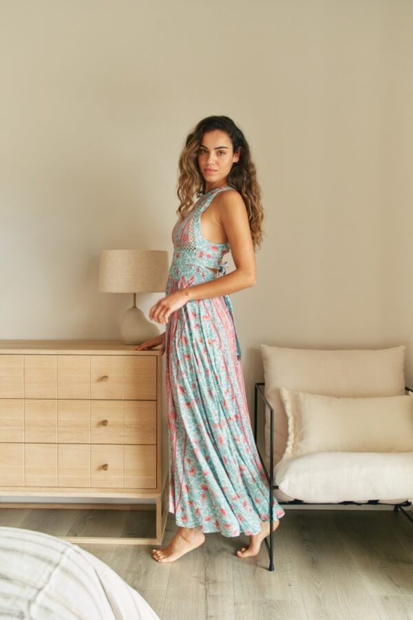 Vista lateral del vestido Jaase Endless Summer