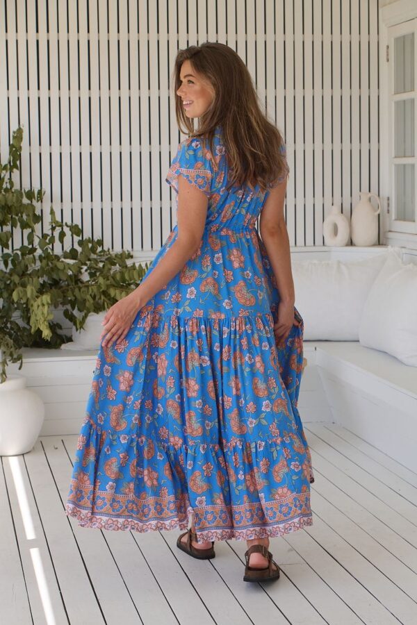 Vista trasera del vestido Jaase Melissa Sunseeker - cinturón incorporado y ajuste cómodo