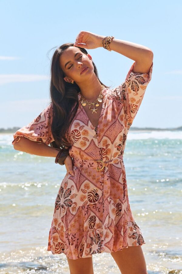Vestidos boho cortos con estampado floral y detalles artesanales