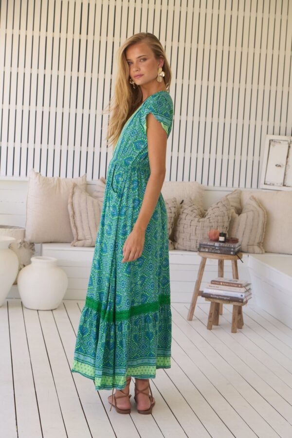 Side profile of Jaase Carmen dress in Tranquility print – soft flow, short sleeves and waist shaping detail