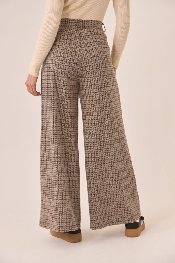 nkn nekane boho tailored trousers with houndstooth print back