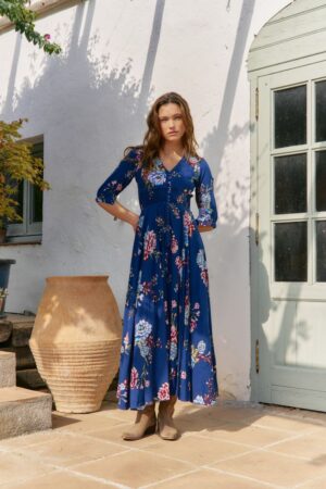 Vestido boho Indiana Botánica portada con estampado floral azul