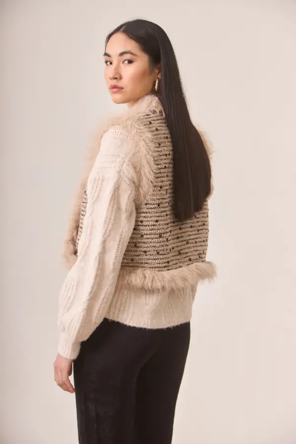 NKN Nekane – Tweed fur-trim vest side